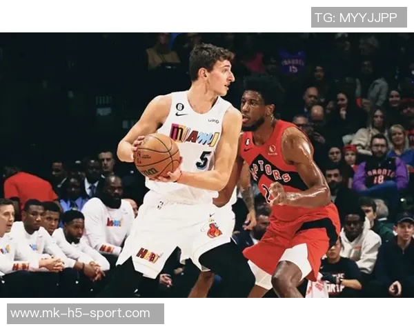 约维奇半场表现惊艳15分钟内斩获11分3板3助助球队领先