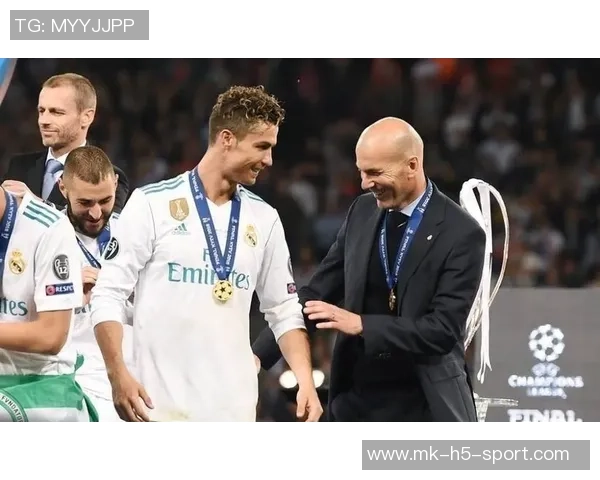 多库社媒欢庆客场逆转皇马胜利赞美今夜的辉煌时刻