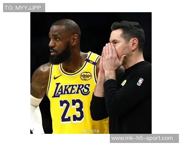 雷迪克谈詹姆斯复出计划强调赛程因素与身体状态的重要性 雷迪克谈詹姆斯复出计划强调赛程因素与身体状态的重要性